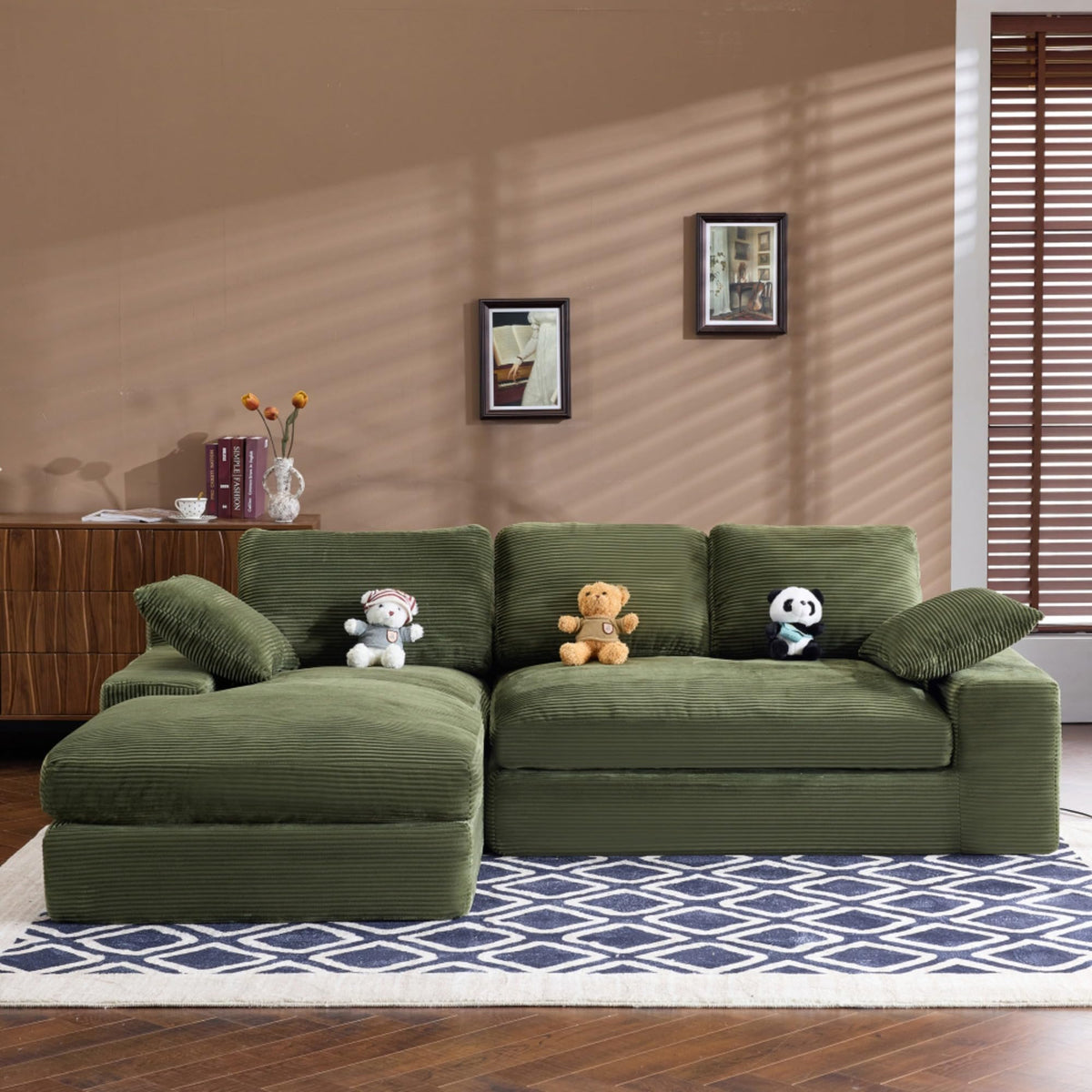 White corduroy compressed sofa. It has a soft and skin-friendly sitting feel, adding a healing atmosphere to the warm living room. It comes with 3 back cushions and 2 throw pillows. (Green)
