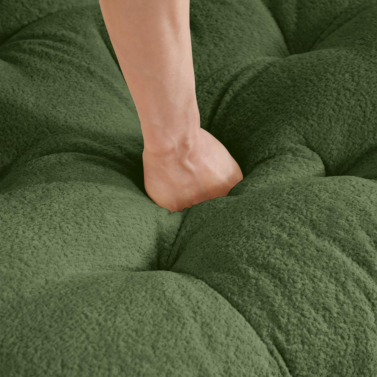100.7" Chenille Cloud 3-Seater Sofa, Tufted Deep Seat Couch with Pom-Pom Trim & 4 Pillows, Ergonomic Easy Assembly Modular Sofa for Living Room & Apartment（Green ）