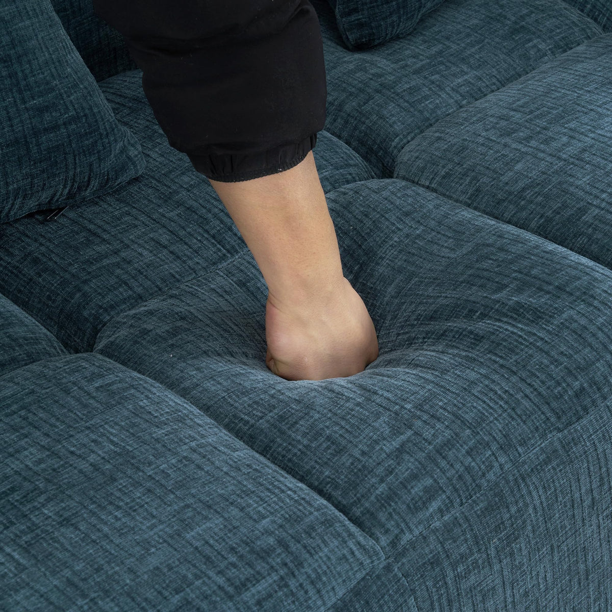 101.2" L-Shaped Sectional Sofa | Chaise Deep Seat | Chenille 3-Seater Sofa with Pillows & 2 Side Pockets| Blue Living Room Furniture| Modular Compressed Couch